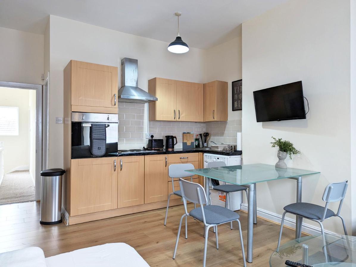 Lovely Studio In Anfield Near Centre Free Parking Liverpool Buitenkant foto