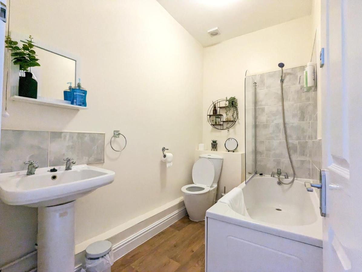 Lovely Studio In Anfield Near Centre Free Parking Liverpool Buitenkant foto